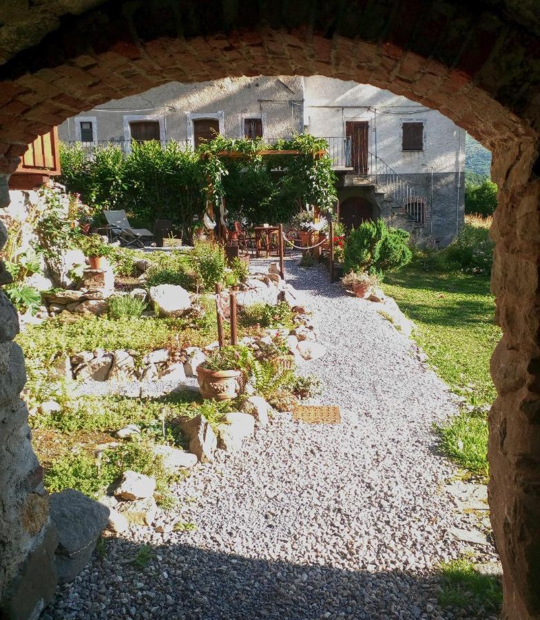 B&B L'Abric - Centro Storico Di Limonetto Лимоне Пиемонте Екстериор снимка